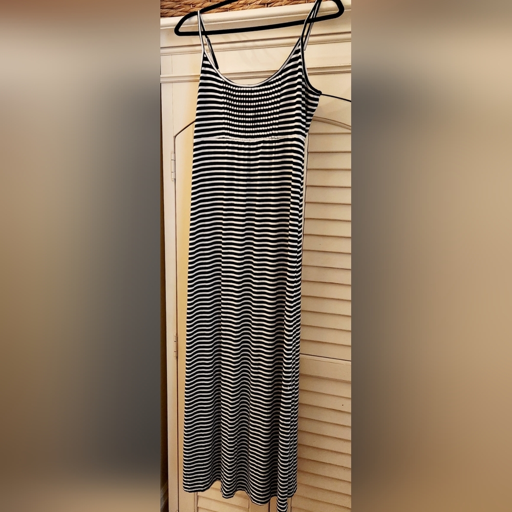 Calvin Klein Women Size 10 Black/White Striped Spaghetti Strap Jersey Maxi Dress